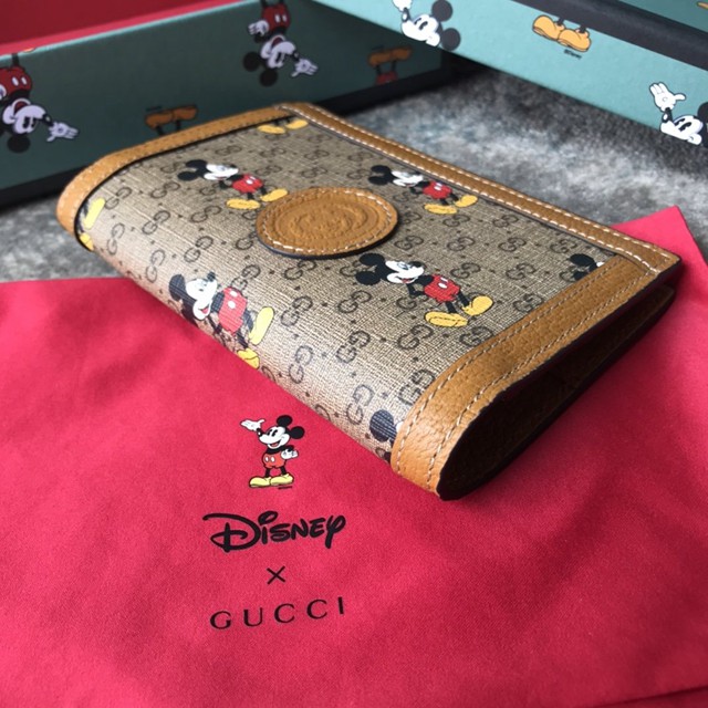 Gucci護照夾 602538 古馳聯名Disney 時尚單品 Gucci護照套  gqy3500